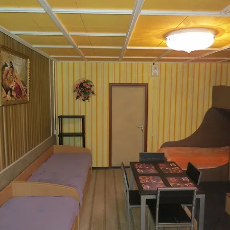15 Guest house *